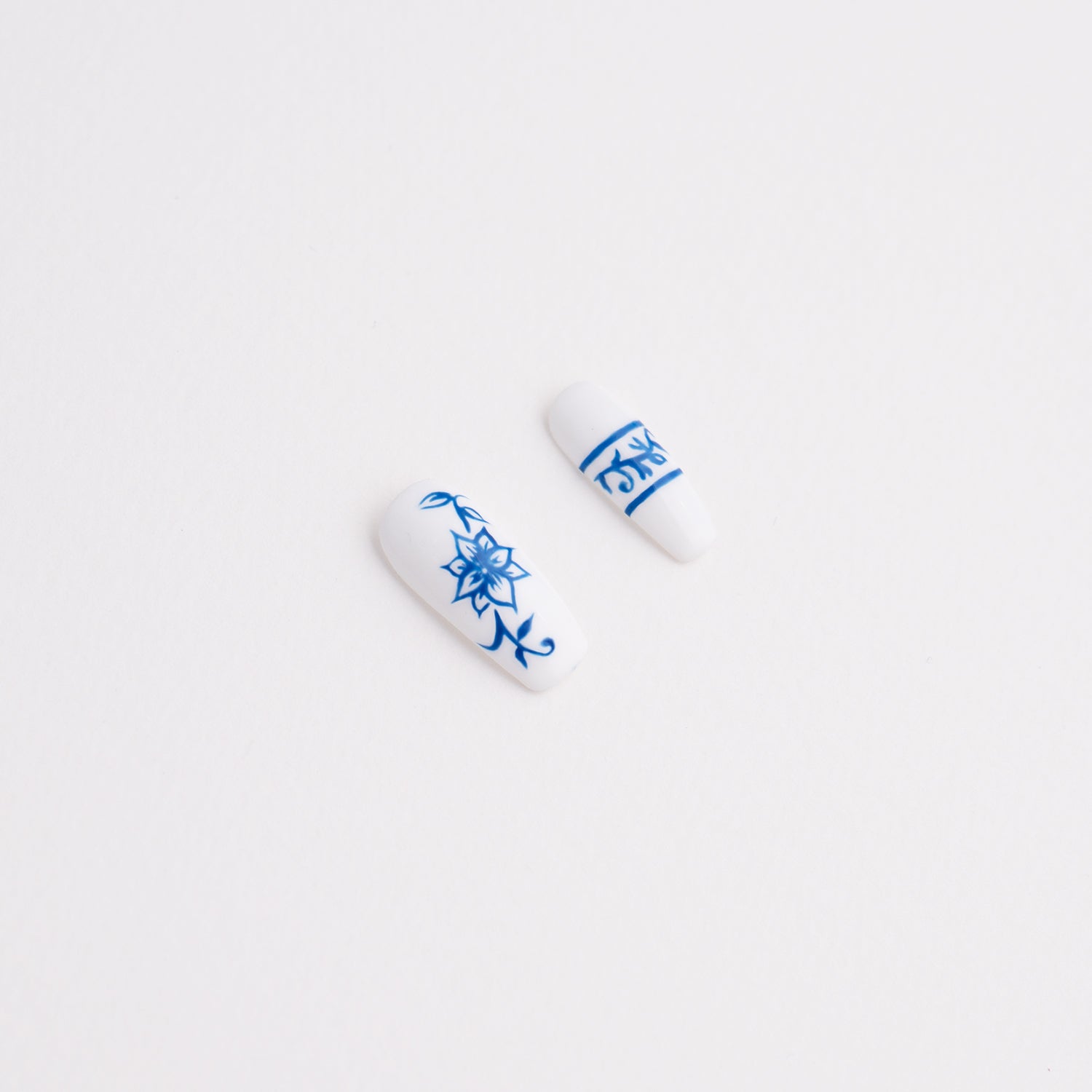 Blue Reverie | Blue & White Floral Antique Nail Set