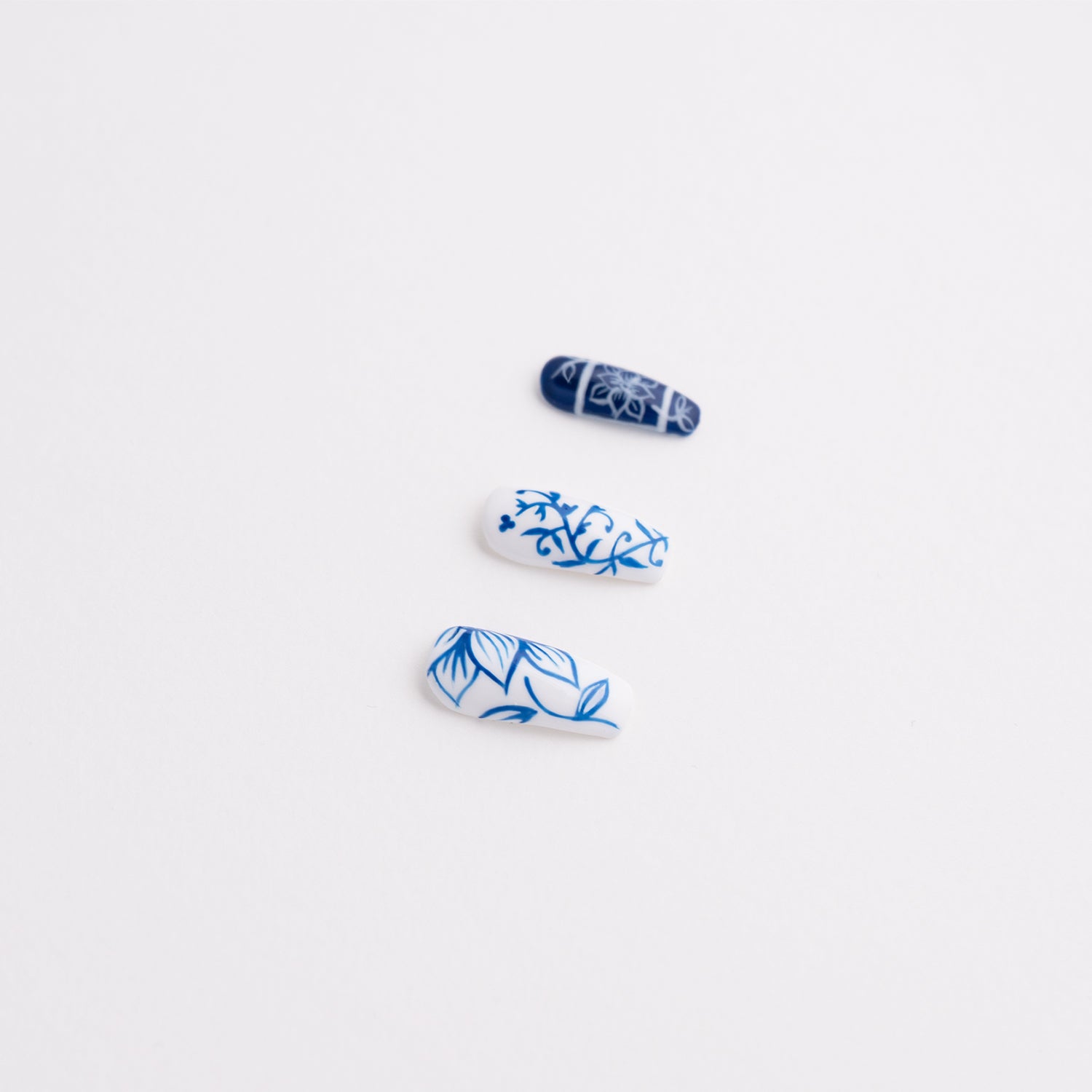 Blue Reverie | Blue & White Floral Antique Nail Set