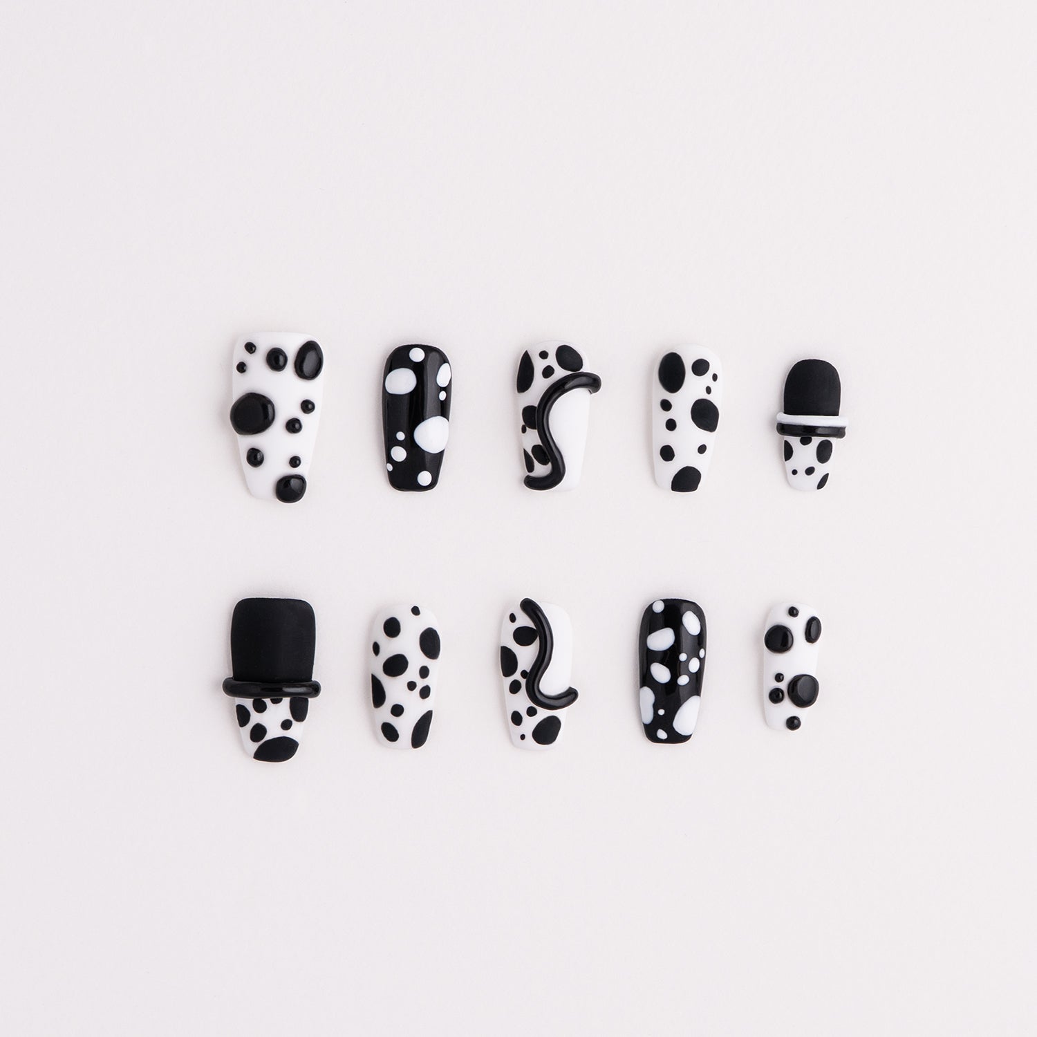 Dalmatienne | Black & White Spotted Dalmatian Animal Print Nail Set