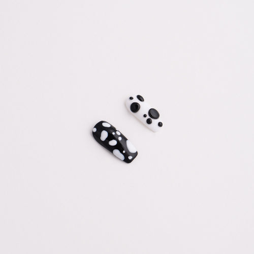 Dalmatienne | Black & White Spotted Dalmatian Animal Print Nail Set