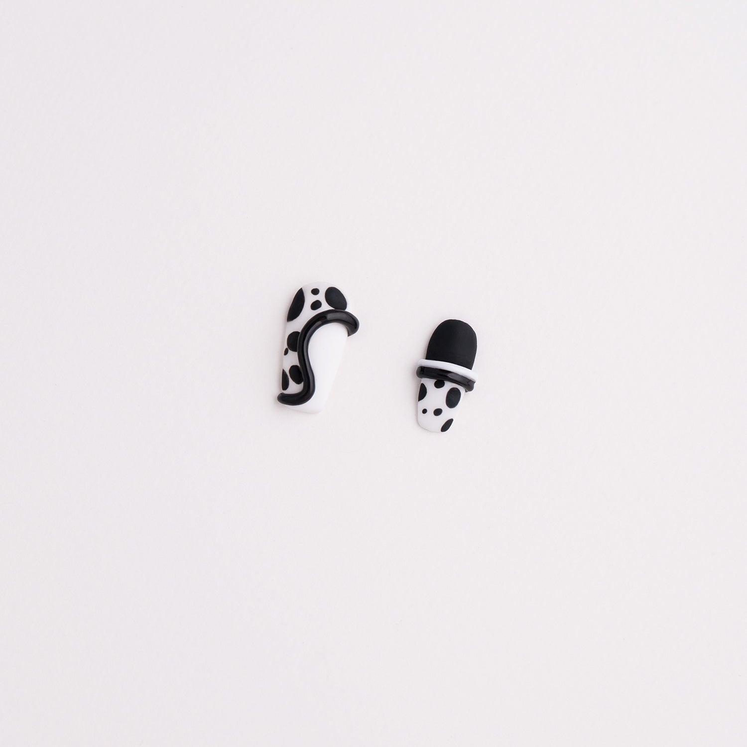 Dalmatienne | Black & White Spotted Dalmatian Animal Print Nail Set
